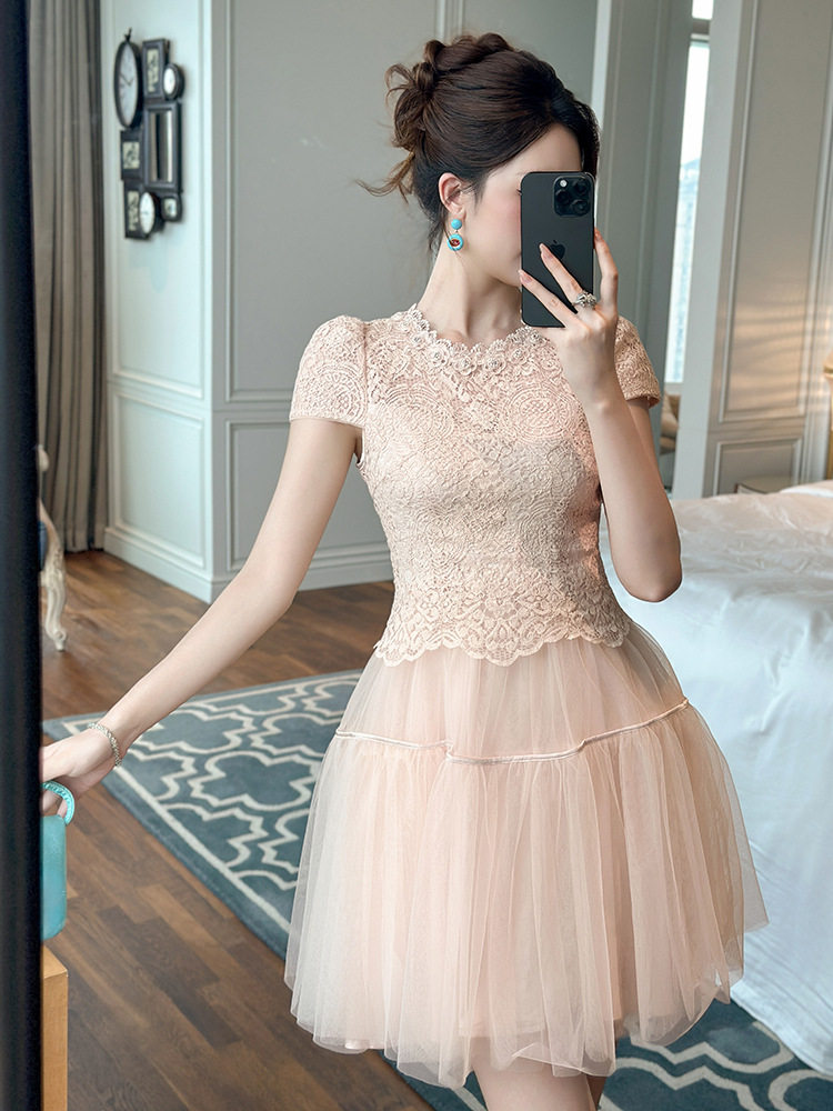 Đầm ren nữ tay ngắn cổ tròn phối lưới dáng suông midi — [Hồng champagne]