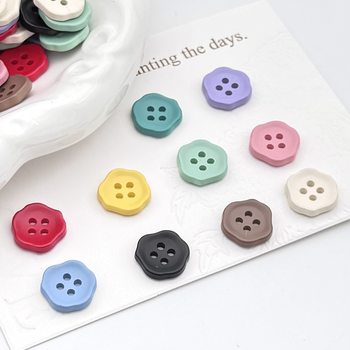 Candy-Colored Irregular Cloud Four-Eye Plastic Buttons for Children's and Women's Clothing, Tops, Shirts, Sweaters, and Knitwear Decoration Buttons