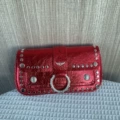 Rivets red