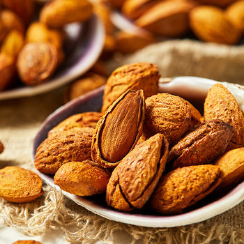 Thin Shell Almond Nuts Dried Fruit Fried Almond Elderly Pregnant Women Children Internet Celebrant Snacks New Year Snack Bag