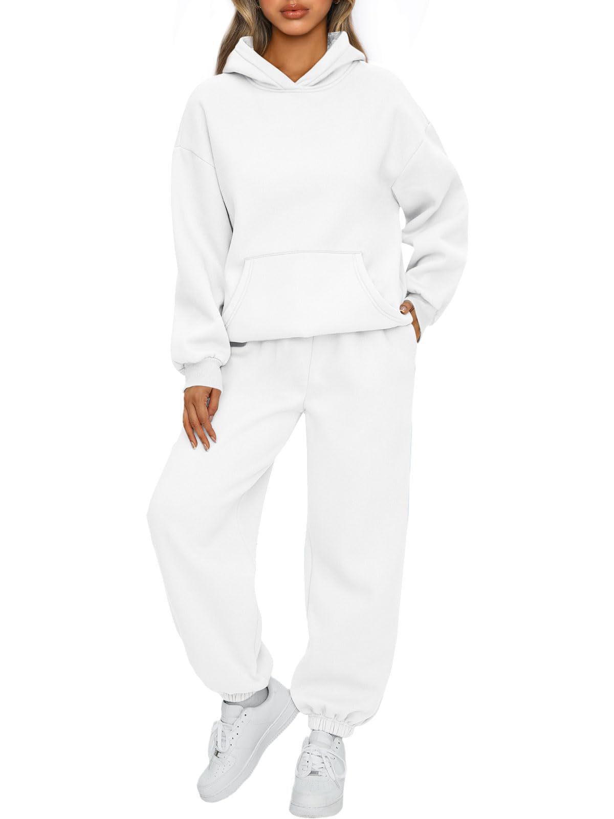 Casual Sports Hoodie and Jogger Set Solid Color Pocket Design Comfortable Fit Autumn Winter Collection Wholesale