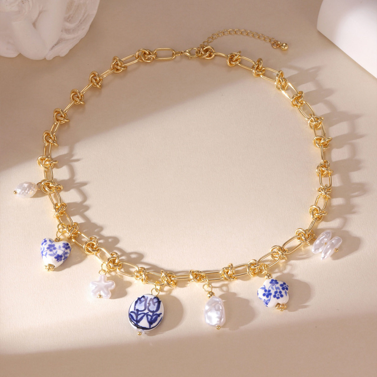 European and American Cross-Border Popular Copper Imitation Pearl Blue and White Porcelain Necklace Electroplated 18K Real Gold Clavicle Necklace Jewelry Wholesale