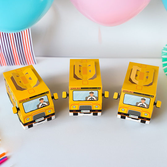 Homecoming Season Party School Bus Sugar Box Gift Box in stock New European Creative Cartoon Car Candy Folding Box