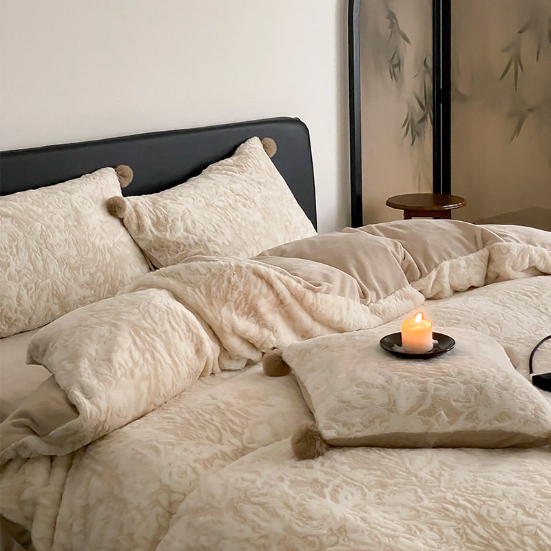 Double-Sided High-Weight Faux Rabbit Fur Carved Milk Velvet Four-Piece Set, Light Luxury Winter Warm Fur-Edged Duvet Cover Bedding