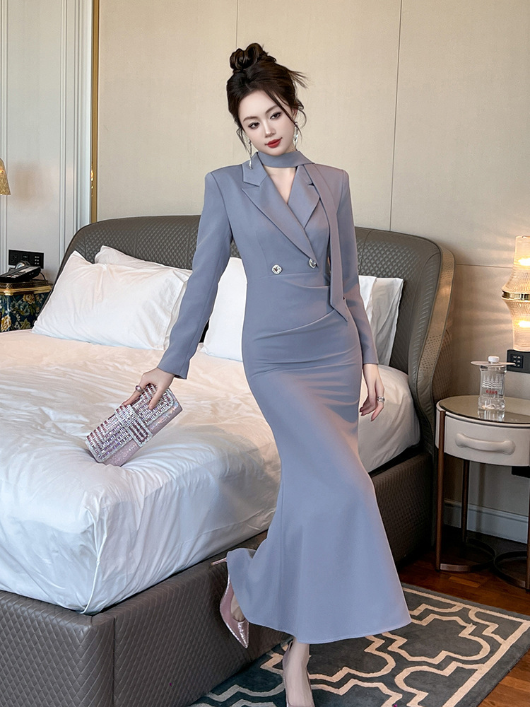 Đầm ôm body nữ cổ vest dáng đuôi cá tay dài — Xám sương mù