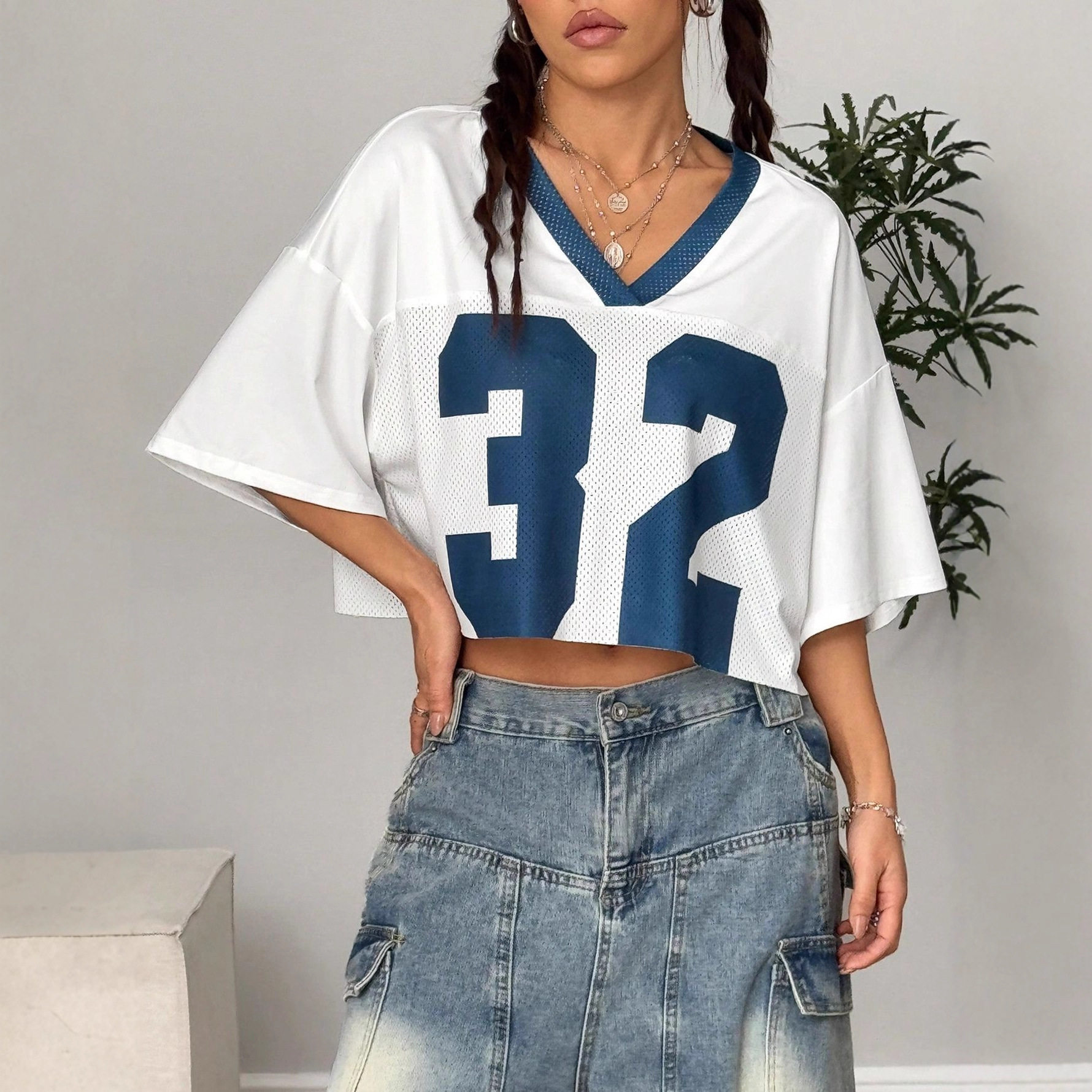 Digital Print V Neck Womens T Shirt Casual Style Fashionable Design Comfortable Fabric Wholesale Supply Available