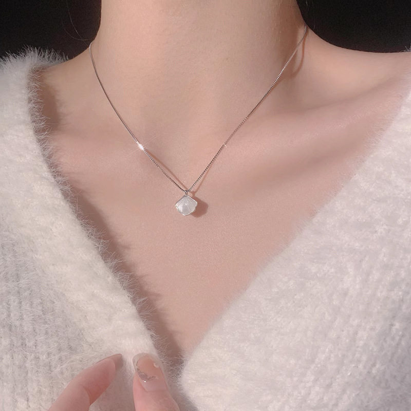 Japanese-Korean Bei Zi Necklace Women's Light Luxury Niche Design High-end Clavicle Chain 2023 New Explosive Simple Accessories