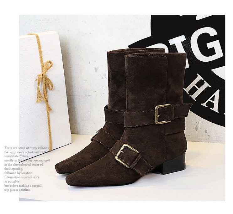 Boot nữ cổ trung mũi vuông khóa thắt lưng gót vừa phong cách retro — màu đen, nâu đậm, quả mơ