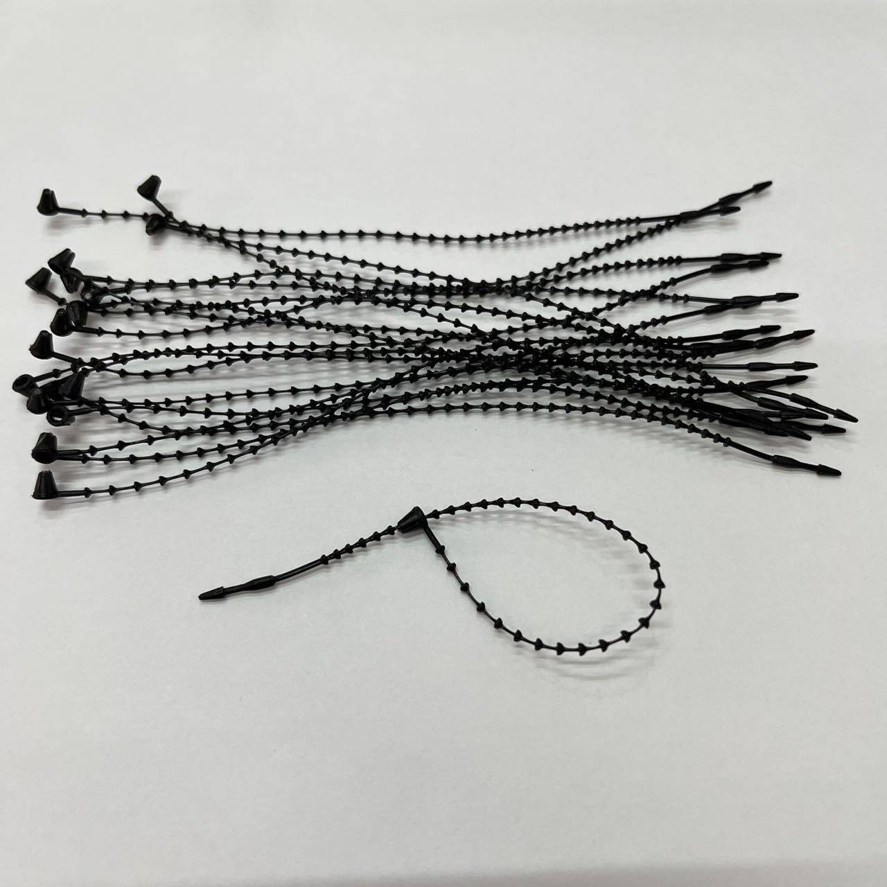 Wholesale Bead Straps, Hand-Threaded Needle Buckle Tags, Plastic Bead Chains, Direct Sales from the Manufacturer, Binding Straps, Tying Ropes, and Fasteners