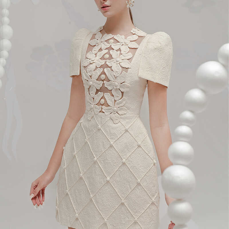 Đầm maxi nữ thắt eo ren hoa 3D tay ngắn cổ tròn — Trường An