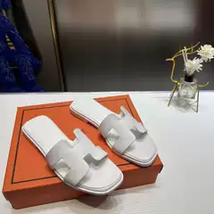 2026 New Genuine Leather Sandals H-Style Women's Fashion Outdoor Rhinestone Versatile Flat Beach Sandals Slip-On Slippers