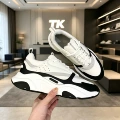 B22 white and black