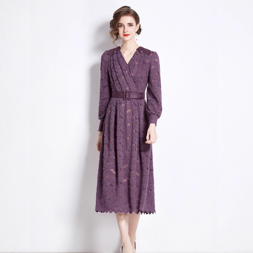 French Elegant V Neck Long Sleeve Velvet Lace Dress High End Slim Fit Flattering Silhouette Autumn Occasion