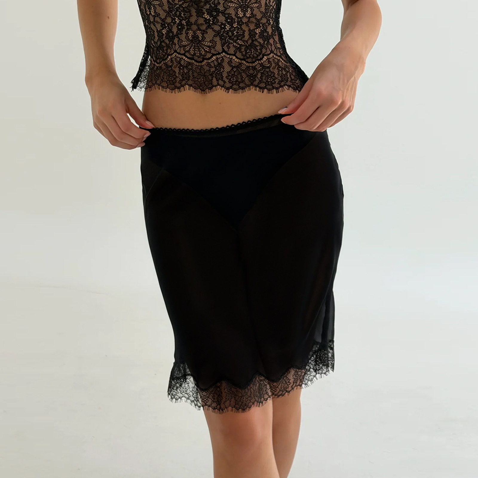 Summer Bodycon Skirt Sexy Low Waist Figure Hugging Design Trendy for Parties or Casual Outings Wholesale Available