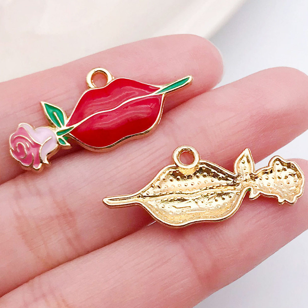 混50个红粉爱心桃心饰品配件 diy手链钥匙扣项链吊坠合金滴油挂件