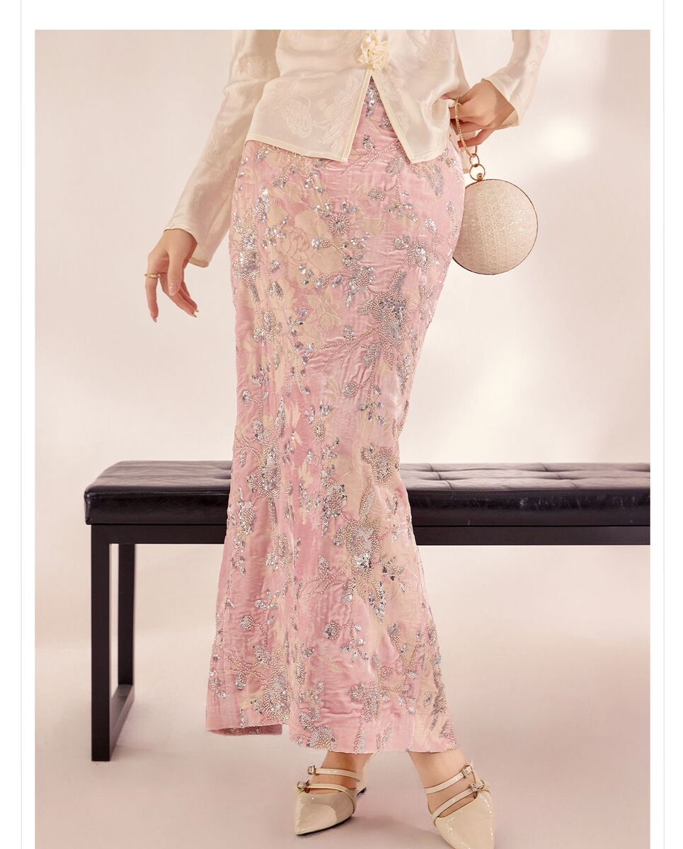 Đầm dài ôm body thêu thủ công đính sequin lấp lánh — hồng