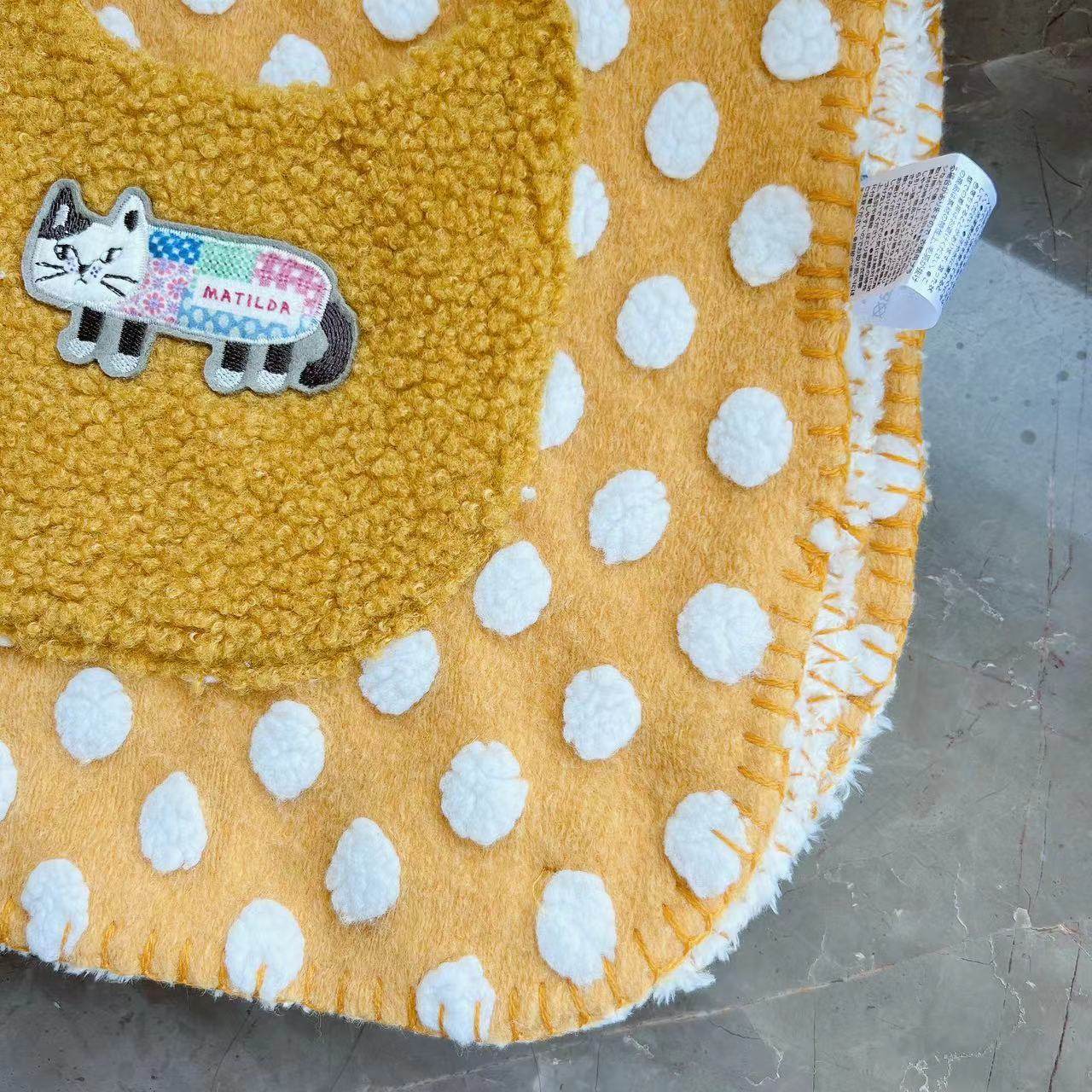 Japanese Kusuguru Cat Print Polka Dot Lamb Cat Blanket Knee Blanket Shoulder Guard Cloak Warm Air Conditioner 211