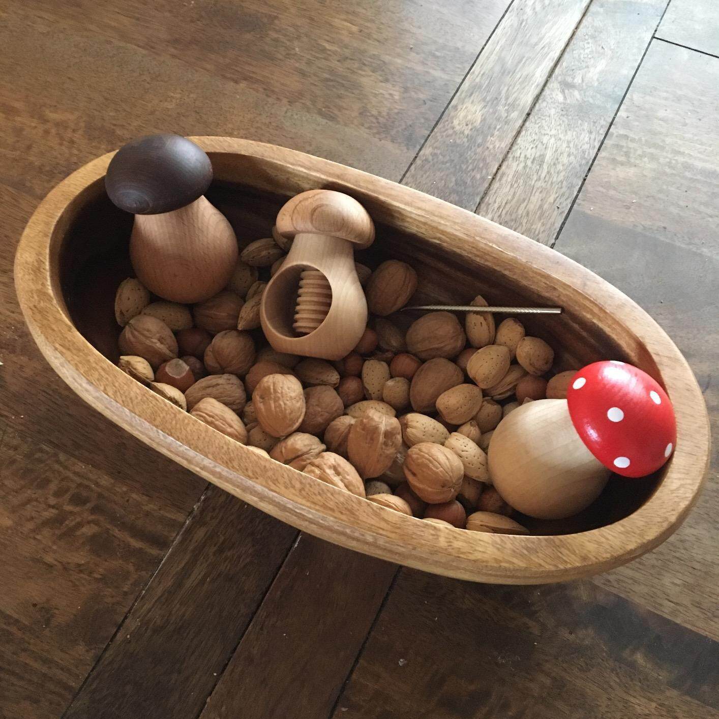 Wooden Creative Mushroom-Shaped Walnut Clip Red Black Green Mushroom Nut Wooden Clip Shell Opening Tool Japanese Multi-Function