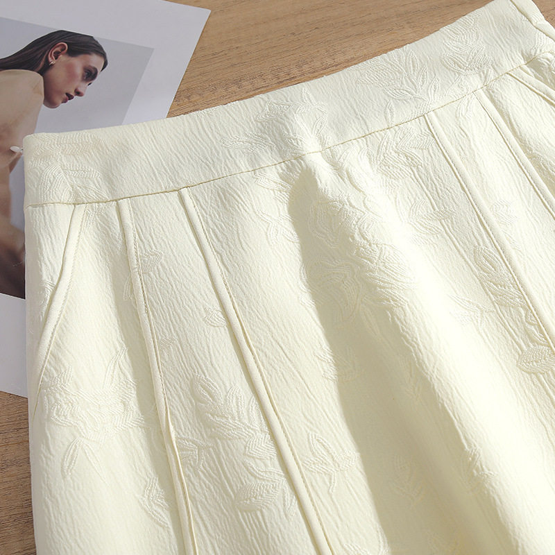 Jacquard High-Waisted Horse-Face Skirt, Chinese-Style Half-Length Skirt, New Fashion Style for Autumn and Winter 2024, Elegant Long A-Line Skirt