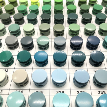 Factory straight hair in stock mine metal spring double hole buckle down jacket sweater elastic adjustment buckle color complete