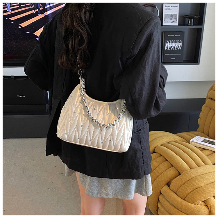 O1CN01pQ9u3g1yV4MvPgtv0 !!2212088006583 0 cib