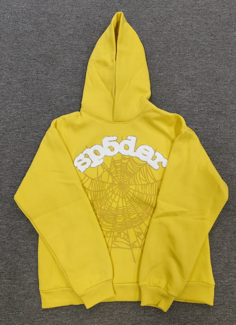 黄色のウェブスーツ