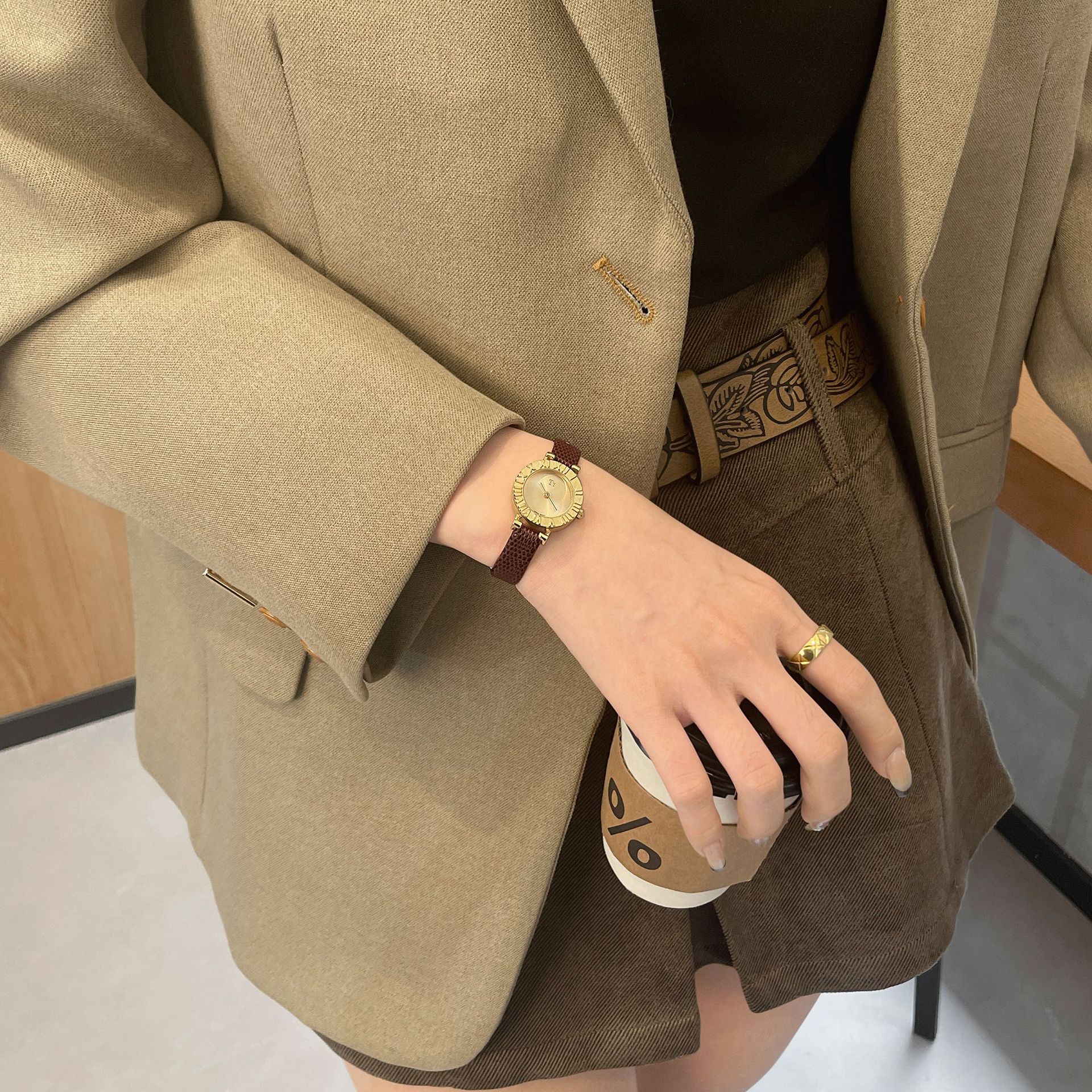 TT watch women's retro light luxury niche women's exquisite small autumn and winter girls high-grade high-looking women's watch