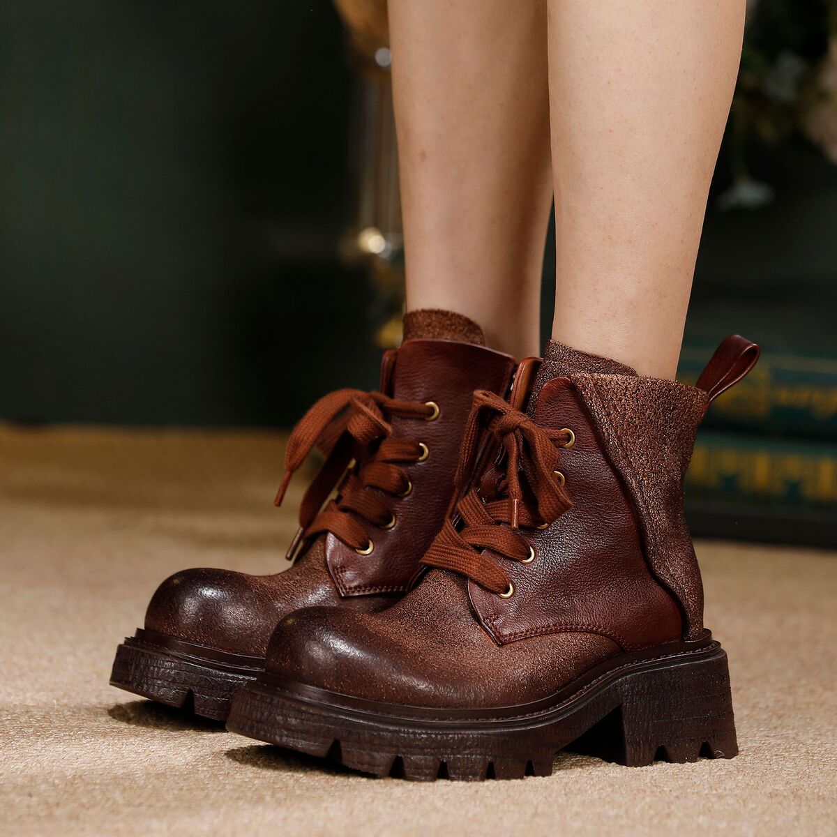 Boot Martin nữ cổ ngắn da bò thật, gót cao 6-8cm, khóa kéo bên hông — màu cà phê