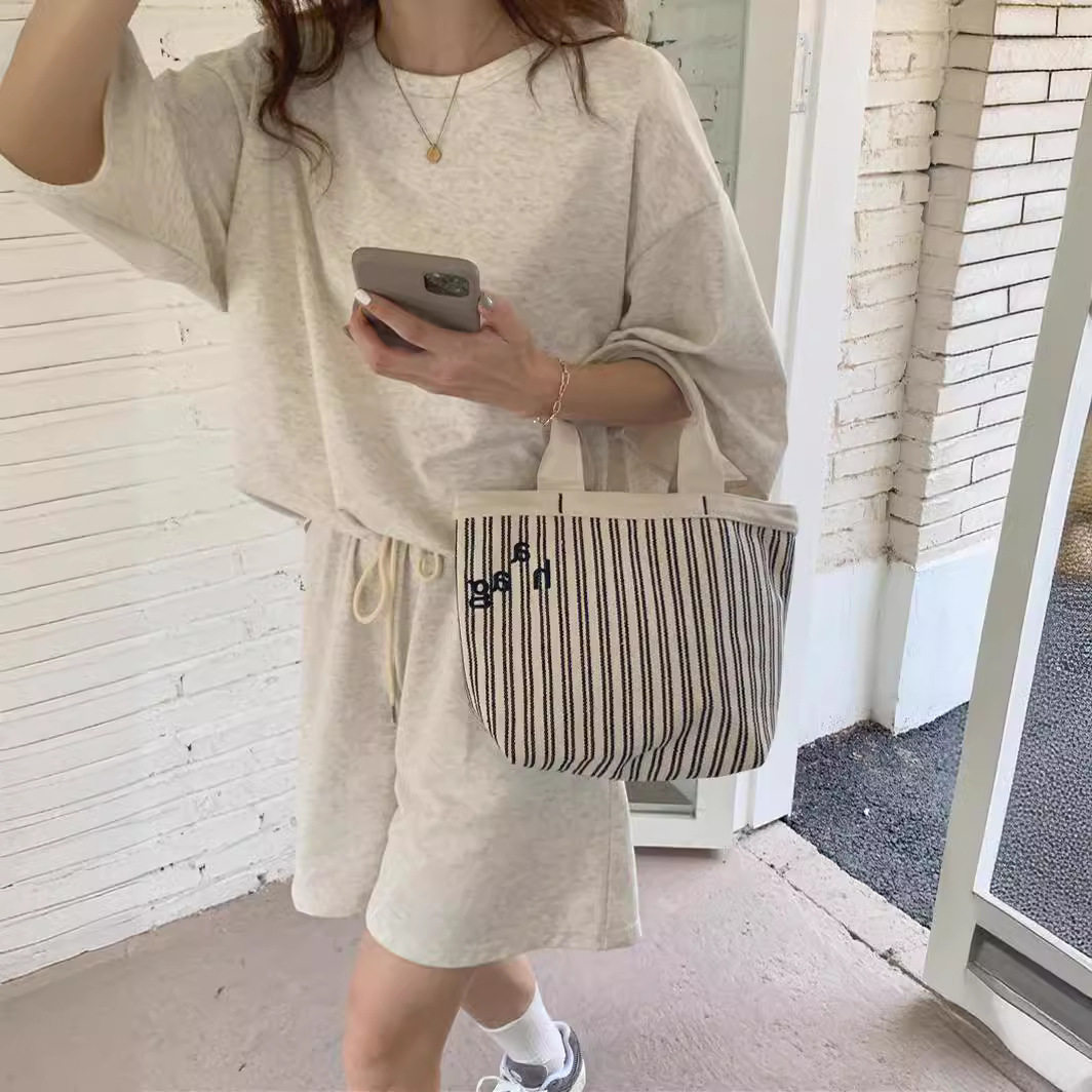 Solid Color suit Female Summer Students Loose Slimming Short-sleeved Shorts Salt Sweet Casual Sports Two-piece Set