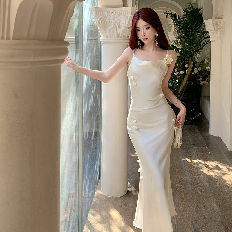 (Mới) Mã A9998 Giá 870K: Áo Hai Dây Nữ Guryt Sexy Dáng Ôm Body Gợi Cảm Sexy Hàng Mùa Hè Họa Tiết Hoa Hai Dây Hở Vai Thời Trang Nữ Chất Liệu G03 Sản Phẩm Mới, (Miễn Phí Vận Chuyển Toàn Quốc).