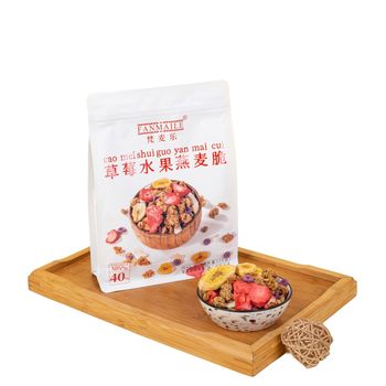 Strawberry Fruit Oatmeal Crisp Nutritious Breakfast Oatmeal Full Meal Replacement Cereal Low Calorie Breakfast Ready-To-Eat Oatmeal