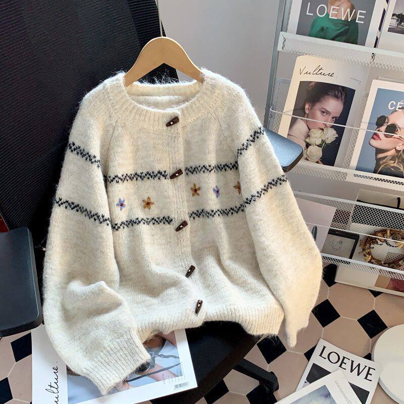 สไตล์เกาหลีสไตล์นุ่มขี้ผึ้งฮอร์นปุ่มเสื้อสเวตเตอร์สำหรับผู้ห...
