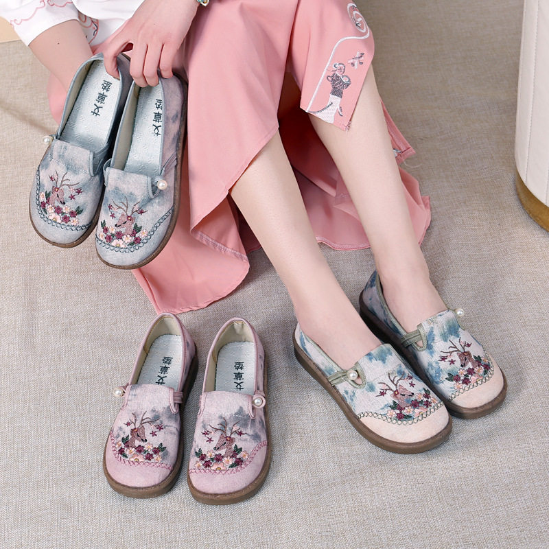 Shoes Women's New All-match Spring Ethnic Style Embroidered Shoes Old Beijing Cloth Shoes Women's Hanfu Shoes Mom Casual Shoes