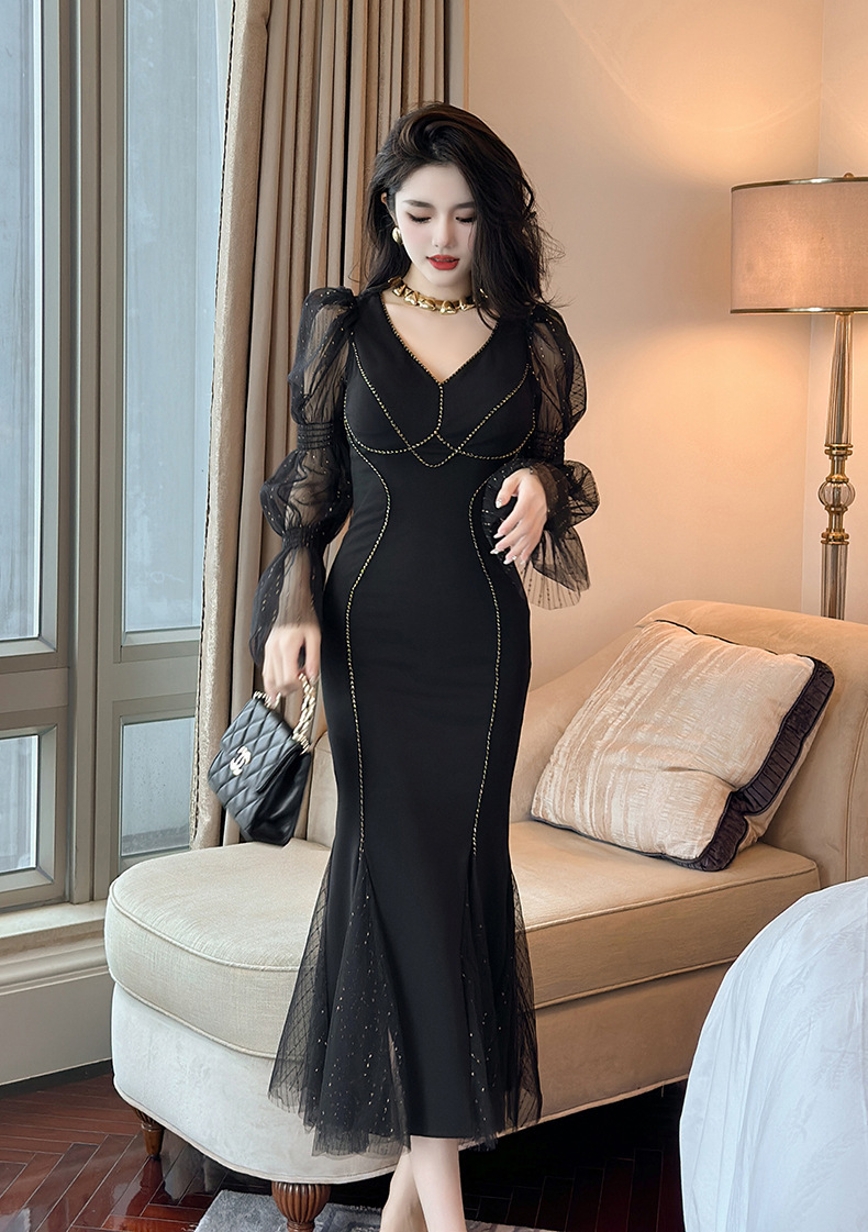Đầm dài đuôi cá phối lưới cổ V tay bồng ôm dáng — Màu đen