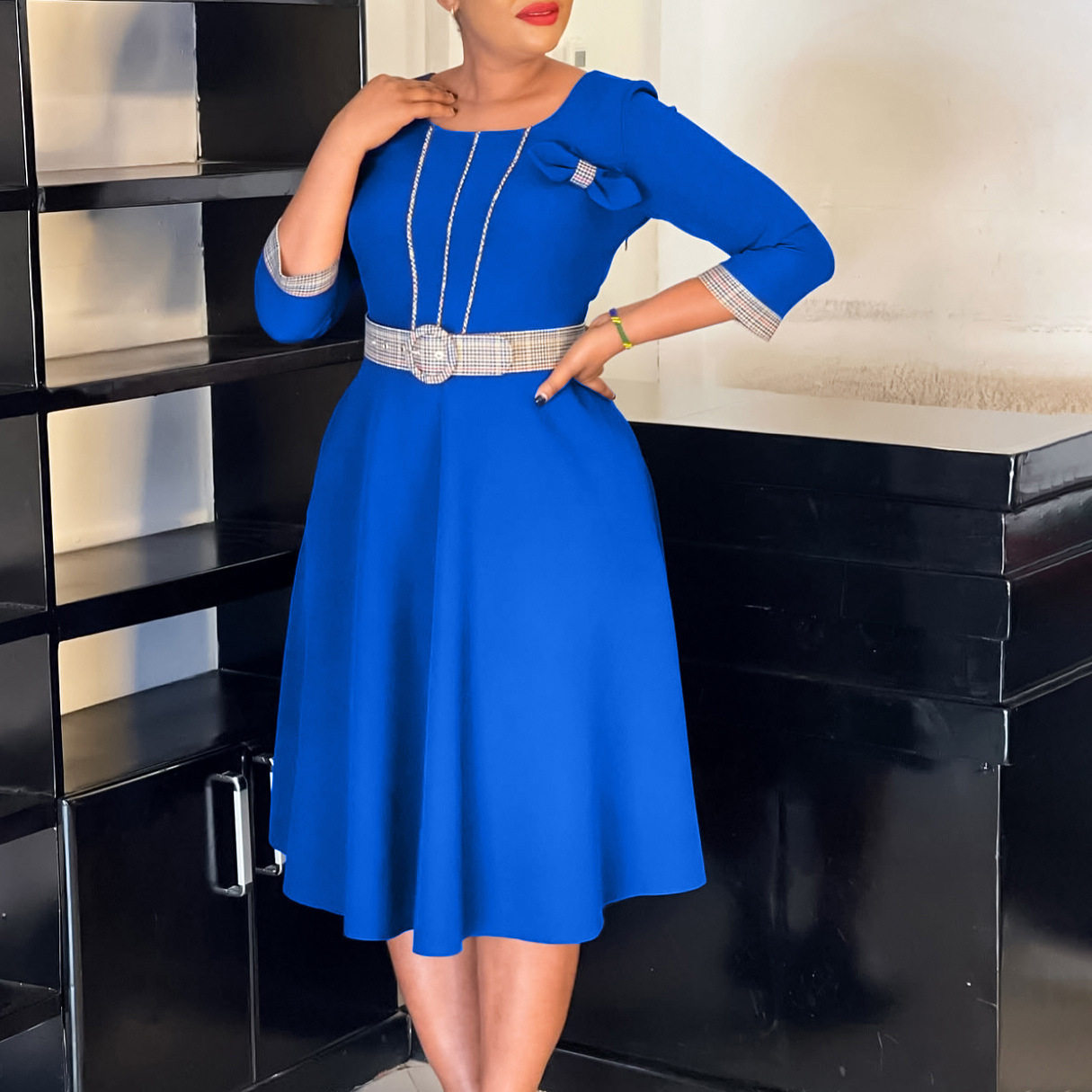 Elegant Womens African Dress Round Neck Color Block Design Fashionable Style Perfect for Parties and Events