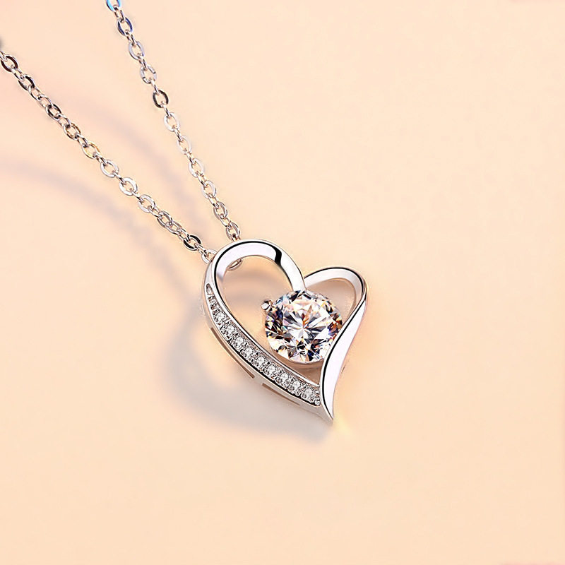 S925 Neck Chain Love Heart Shape Necklace Female Zircon Pendant Light Luxury Niche Design Girlfriend Birthday Gift Clavicle Chain