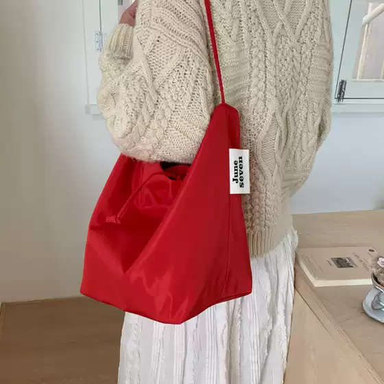 Fashion Commuting 2025 Spring Casual Shoulder Bag Women's Handheld Crossbody Bag New Casual Trendy Retro Tote Bag