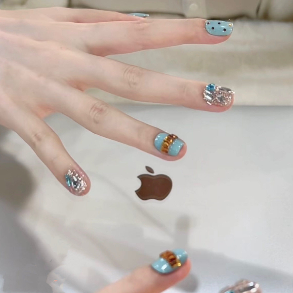 [Tiffany Blue] Autumn and Winter Pure Handmade Wearable Nails Blue Diamond High-End Whitening Pure Handmade Elegant Manicure