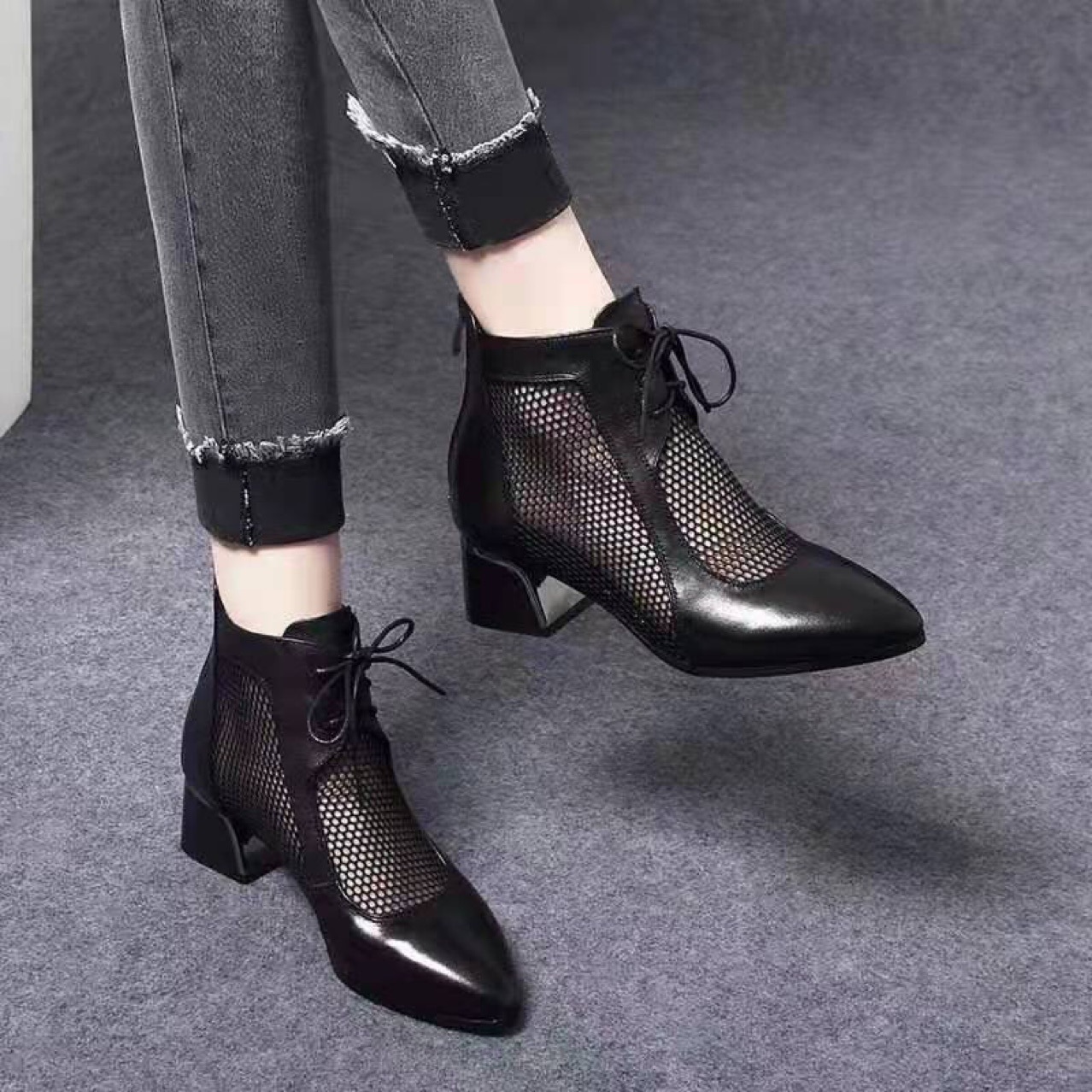 Mã D3790 Giá 1270K: Giày Boot Cổ Thấp Nữ Torehu Lưới Mỏng Kẻ Caro Hàng Mùa Hè Kẻ Caro Giày Dép Nữ Chất Liệu Da Bò G04 Sản Phẩm Mới, (Miễn Phí Vận Chuyển Toàn Quốc).