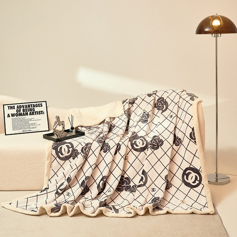 Light Luxury Fashion Printed Velvet Blanket Warm Thickened Lamb Velvet Composite Blanket Air Conditioning Sofa Nap Massage Cover Blanket