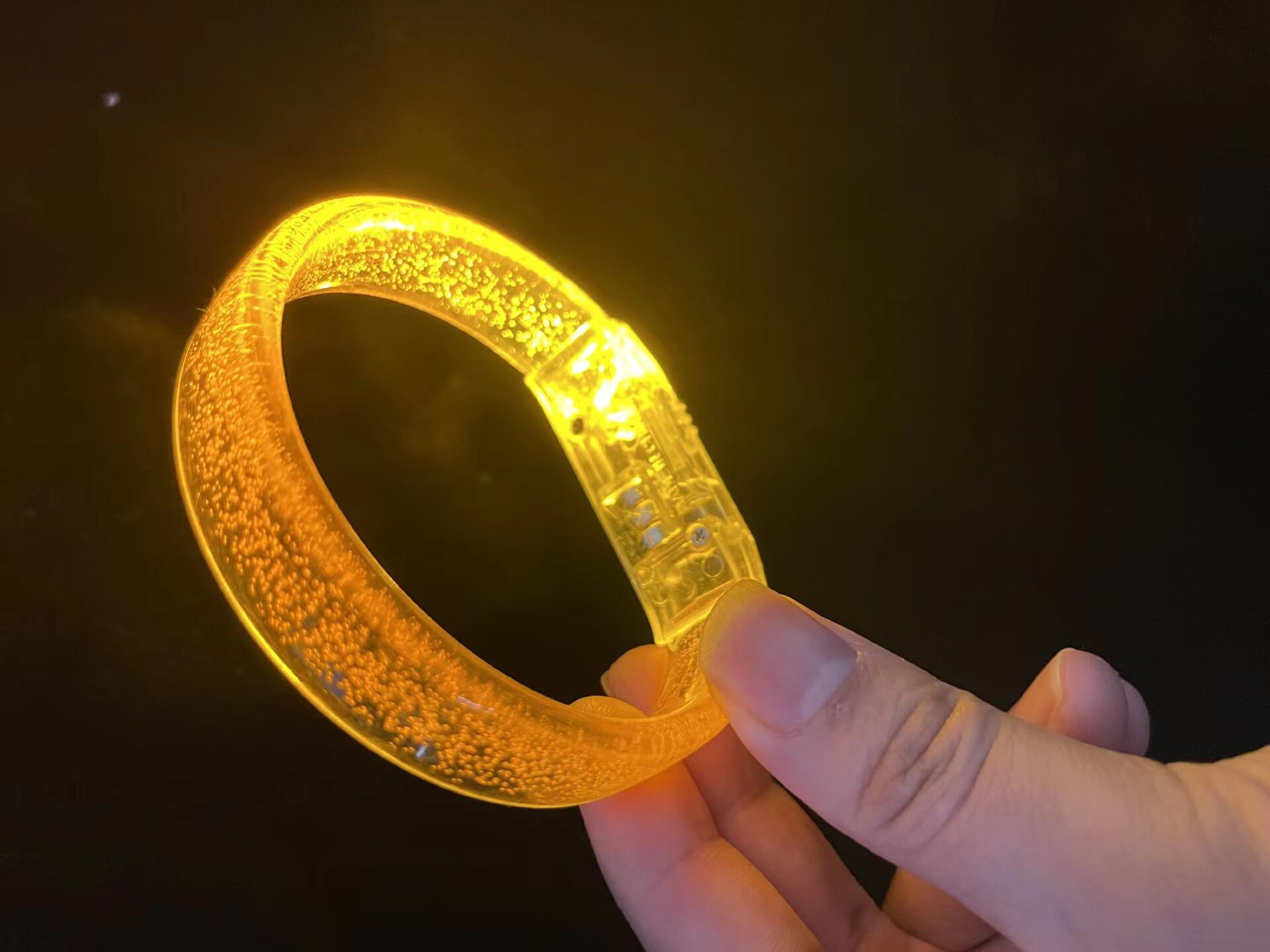 新款儿童装饰发光宽手镯首饰气泡荧光手环可私制LOGO地推玩具礼物