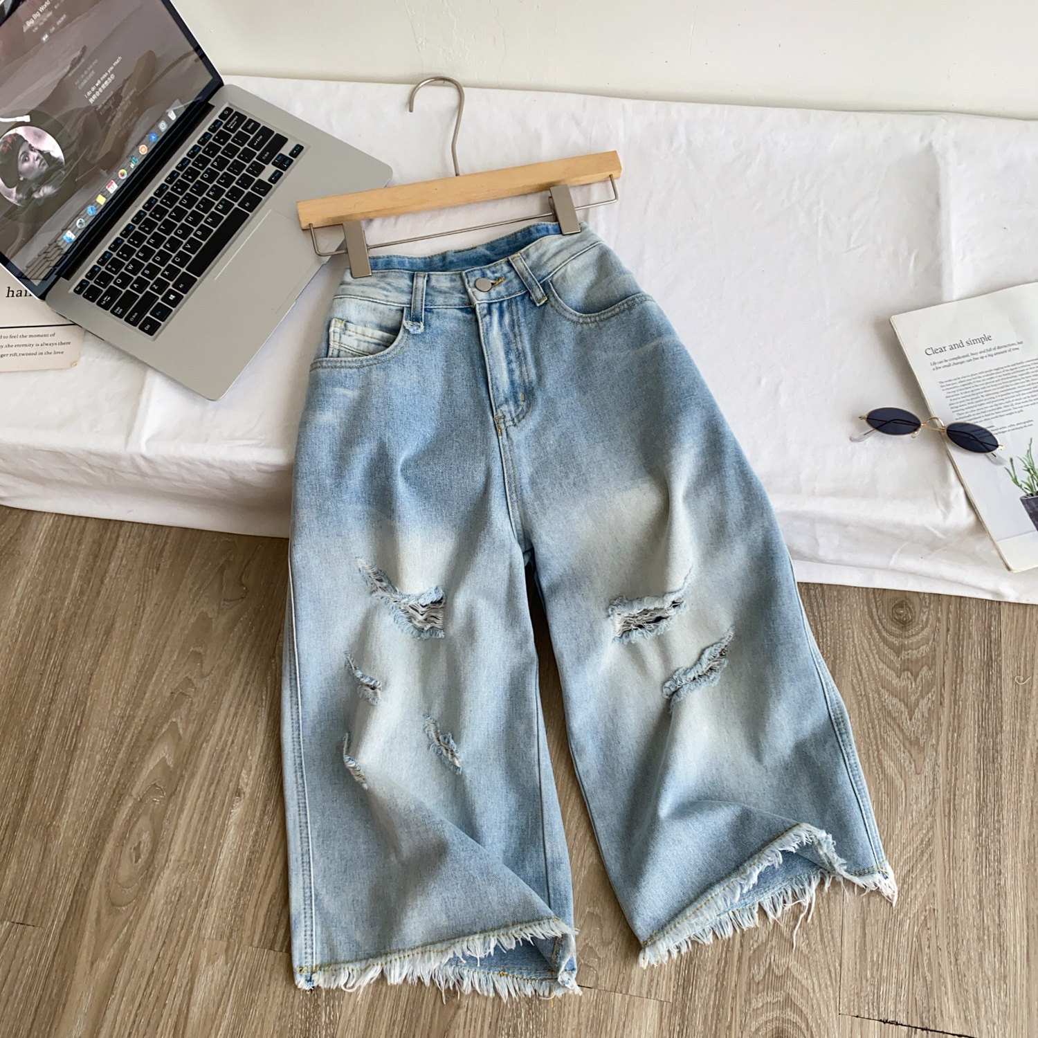 High Waisted Ripped Denim Capris for Women Lightweight Relaxed Fit Slimming Style Casual Summer Wear Wholesale