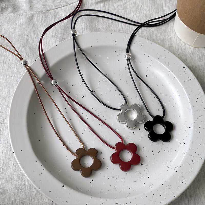 Korean Style Simple All-match Flower Rope Necklace Women's 2024 New Neck Chain Niche Design Collarbone Chain Sweat Chain