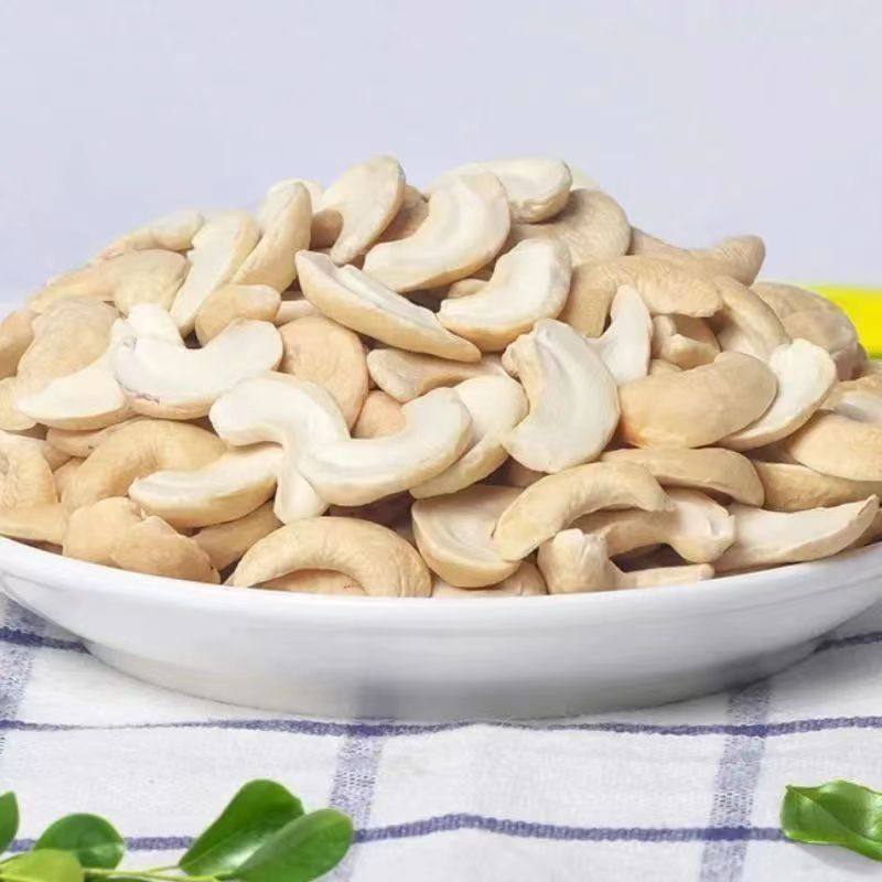 Raw Cashew Nuts, Crushed, Original Flavor, 1/8 Crushed Kernels, 1/4 Crushed Kernels, Raw Half-Sliced Cashew Kernels, Peeled Cashew Nuts, Commercial Use for Mooncake Baking
