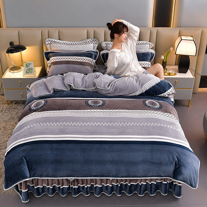 Winter Fleece-Lined Milk Velvet Four-Piece Set, Winter Thickeneded Coral Velvet Bed Bed Sheets, Quilt Cover, Flannel Bed Skirt Three-Piece Set