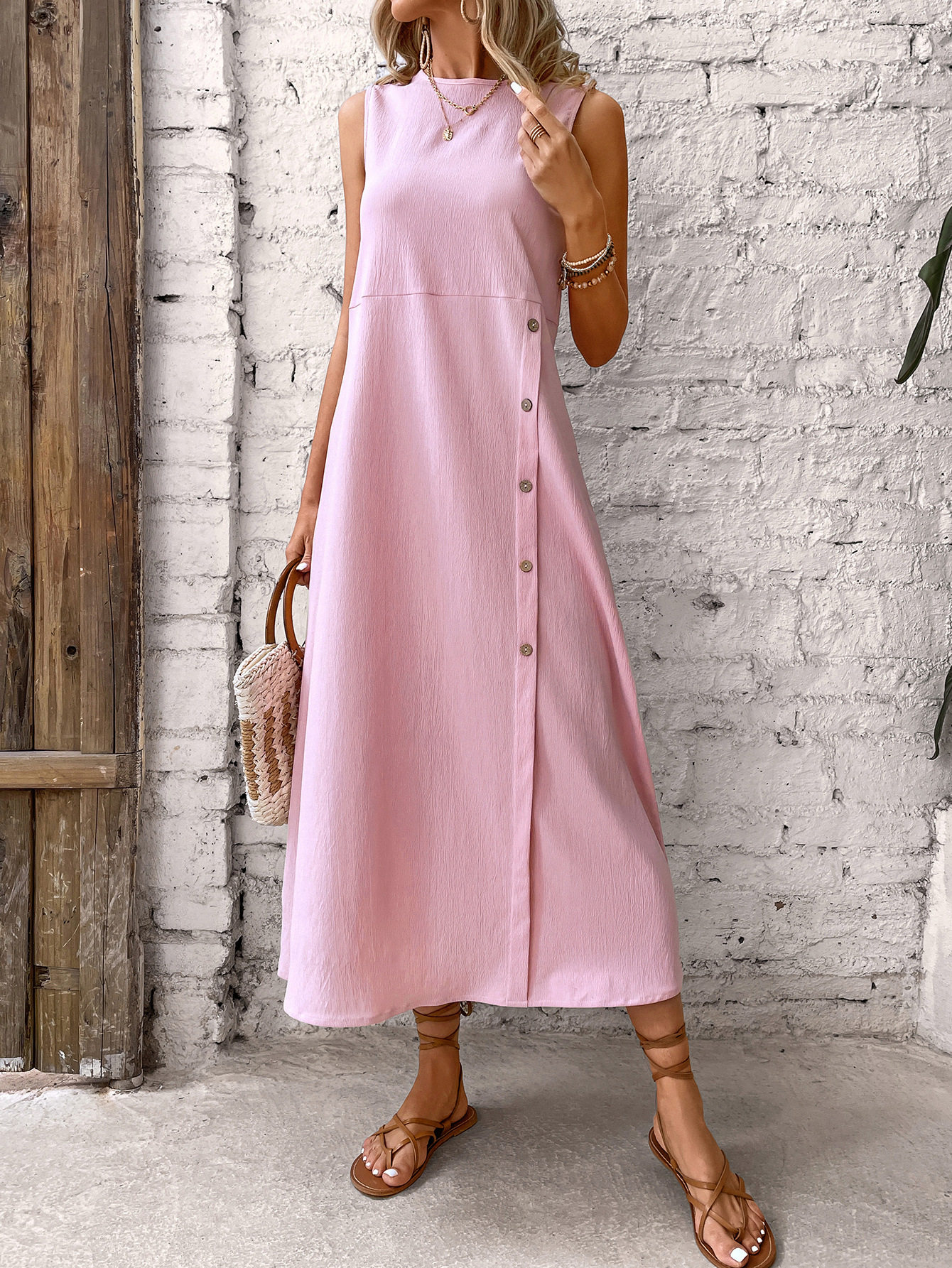 Loose Fit Sleeveless Round Neck Dress Solid Color Straight Cut Comfortable Fabric Casual Summer Wear Wholesale