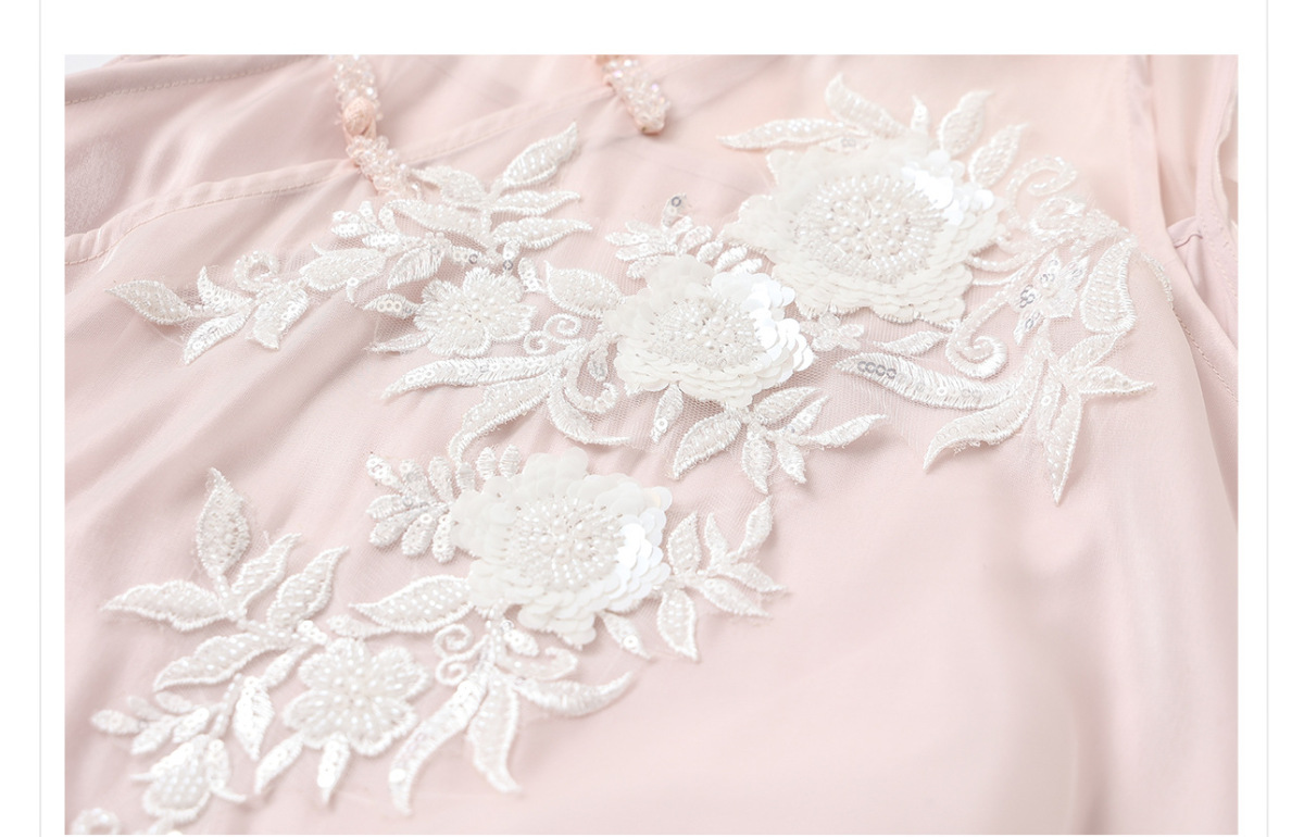 Đầm dài cổ đứng thêu hoa nhẹ nhàng thanh lịch M5114 — Bột tuyết Sakura (Giao hàng ngay hôm nay), Bột Yingxue (giao hàng 7 ngày)