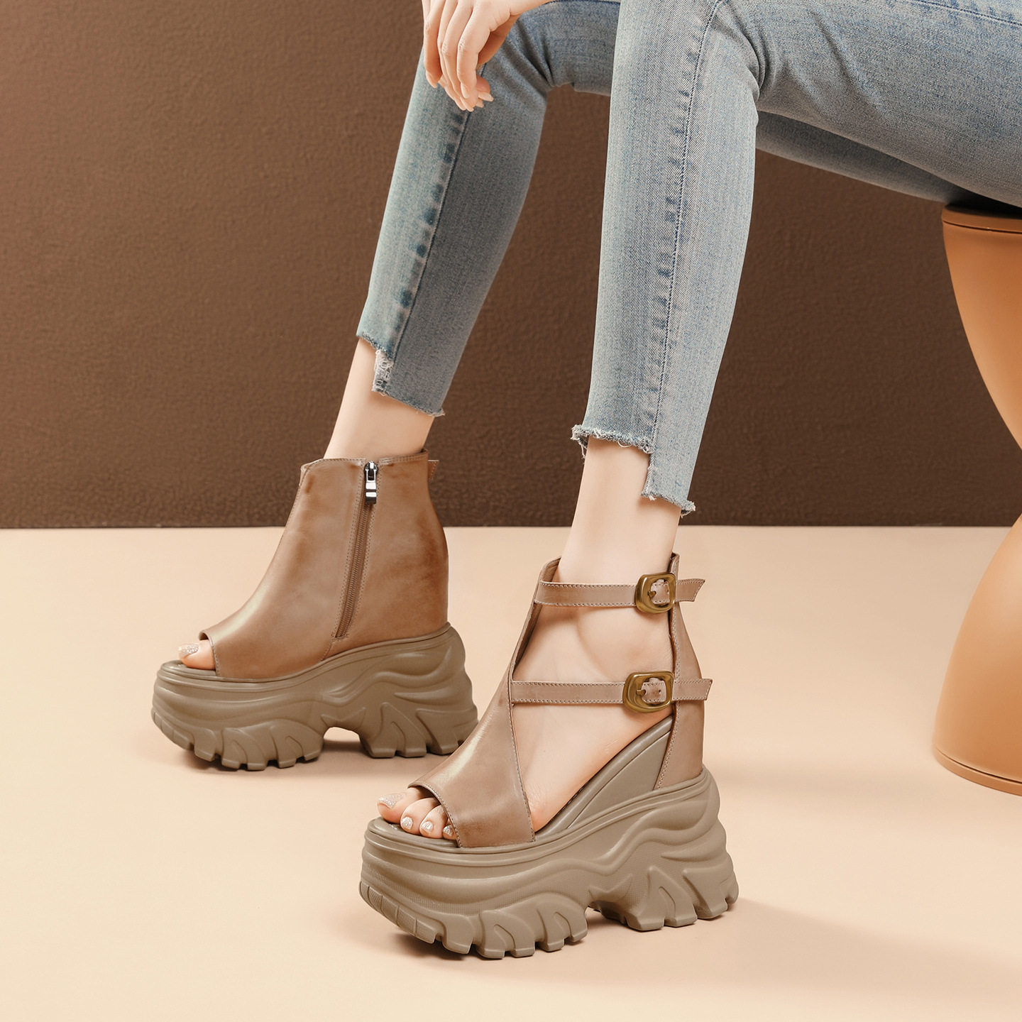 Sandal nữ đế xuồng cao 14 cm quai rộng hở mũi chất da bò — [Đen], [Be]
