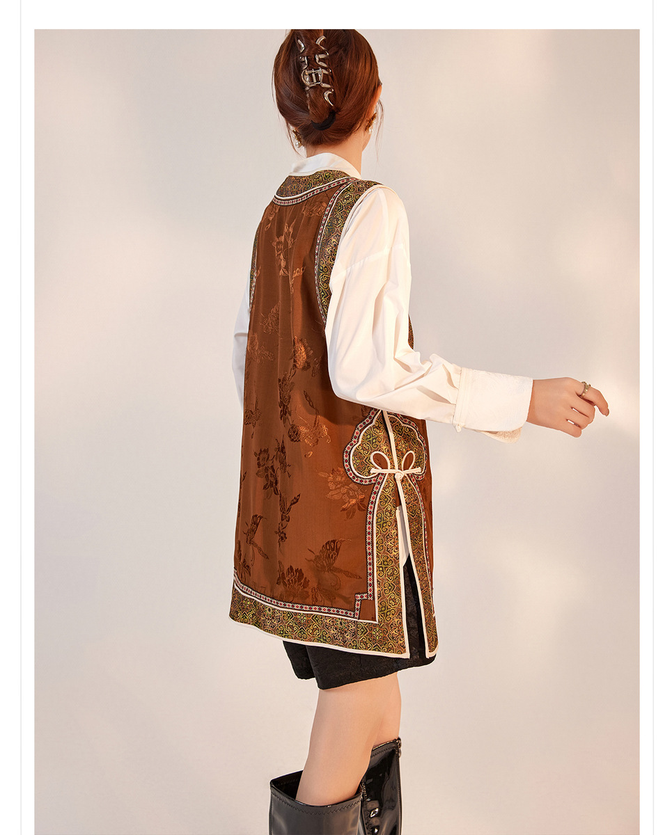Áo vest nữ dáng trung dài màu xanh lá họa tiết hoa thêu