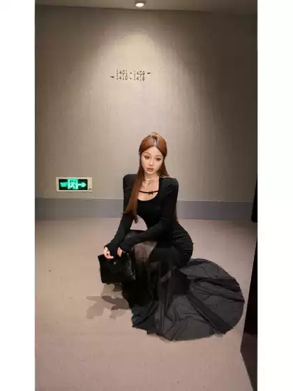 2025 French Black Sexy dress Women's Spring Sexy Mesh Stitching Hip Dress Fishtail Dress